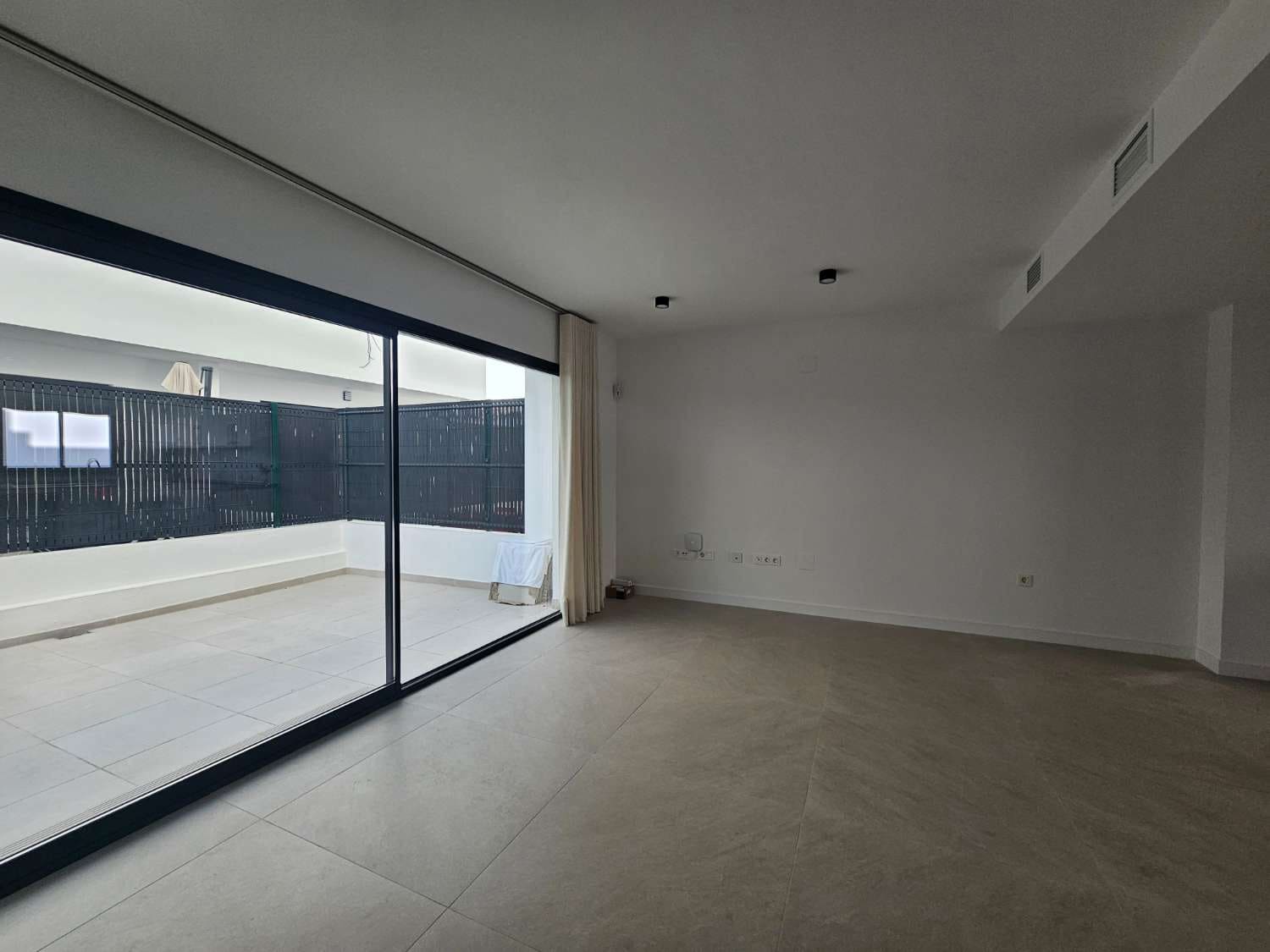 3 Zimmer Reihenhaus zu verkaufen in Alhaurin de la Torre mit Pool Garage - 450.000 € (Ref: 9436827)