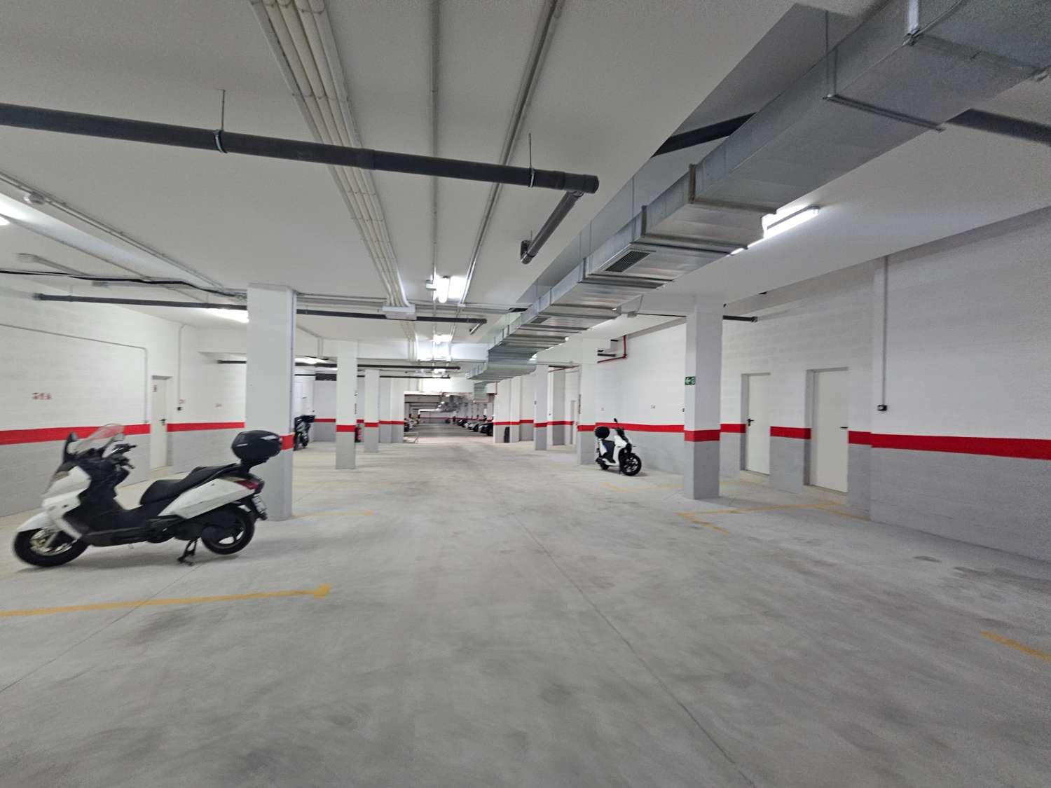 3 Zimmer Reihenhaus zu verkaufen in Alhaurin de la Torre mit Pool Garage - 450.000 € (Ref: 9436827)