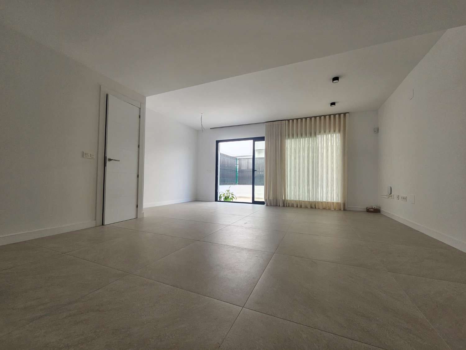 3 Zimmer Reihenhaus zu verkaufen in Alhaurin de la Torre mit Pool Garage - 450.000 € (Ref: 9436827)