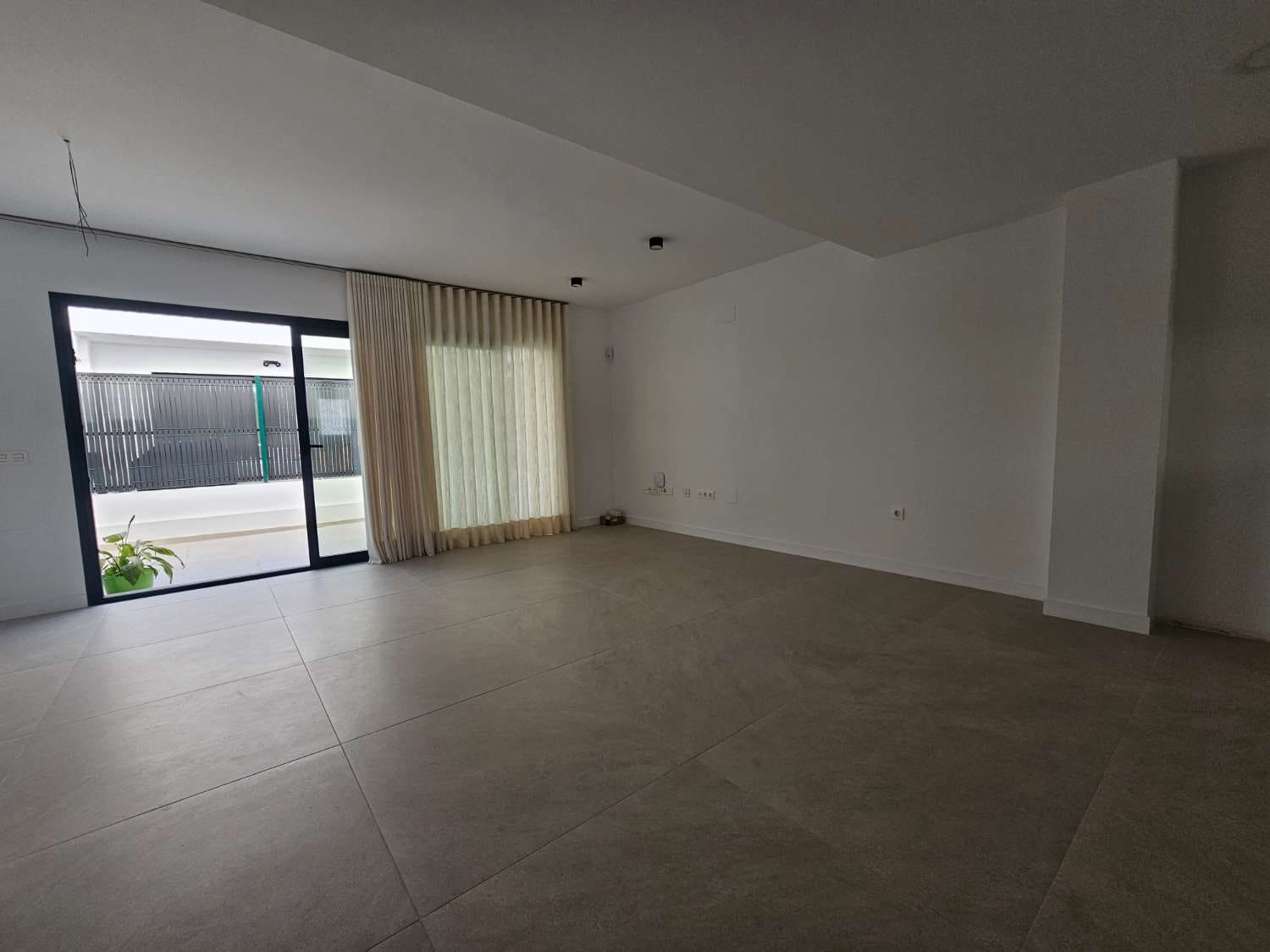 3 Zimmer Reihenhaus zu verkaufen in Alhaurin de la Torre mit Pool Garage - 450.000 € (Ref: 9436827)