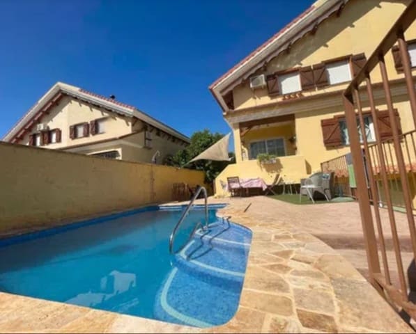 5 sovrum Semi-fristående Villa till salu i Alhaurín de la Torre med pool - 719 000 € (Ref: 9436831)