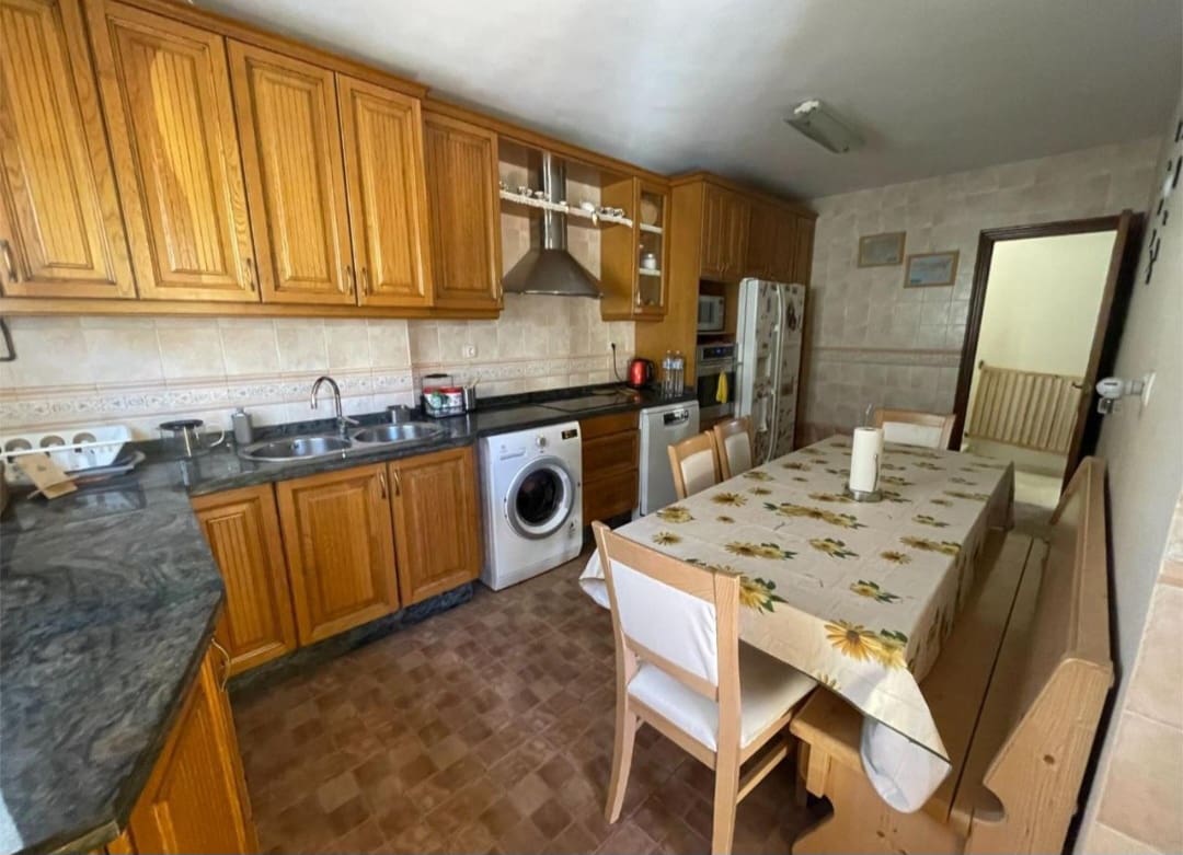 5 bedroom Semi-detached Villa for sale in Alhaurin de la Torre with pool - € 719,000 (Ref: 9436831)