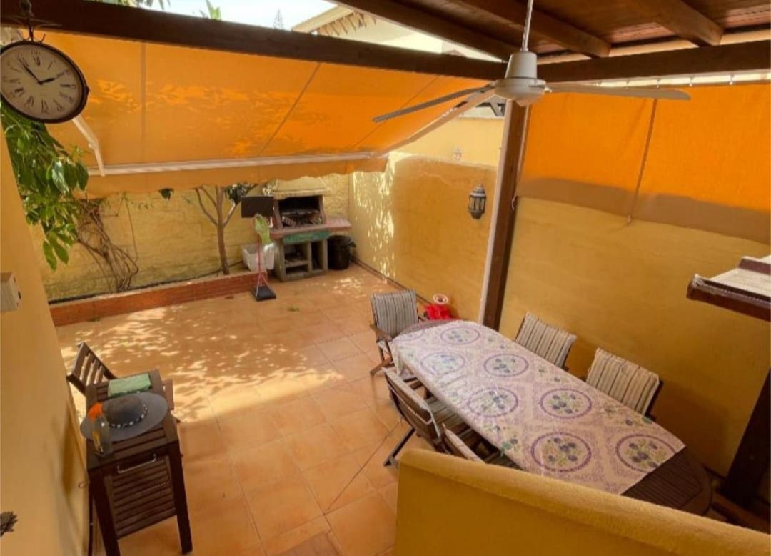 5 bedroom Semi-detached Villa for sale in Alhaurin de la Torre with pool - € 719,000 (Ref: 9436831)