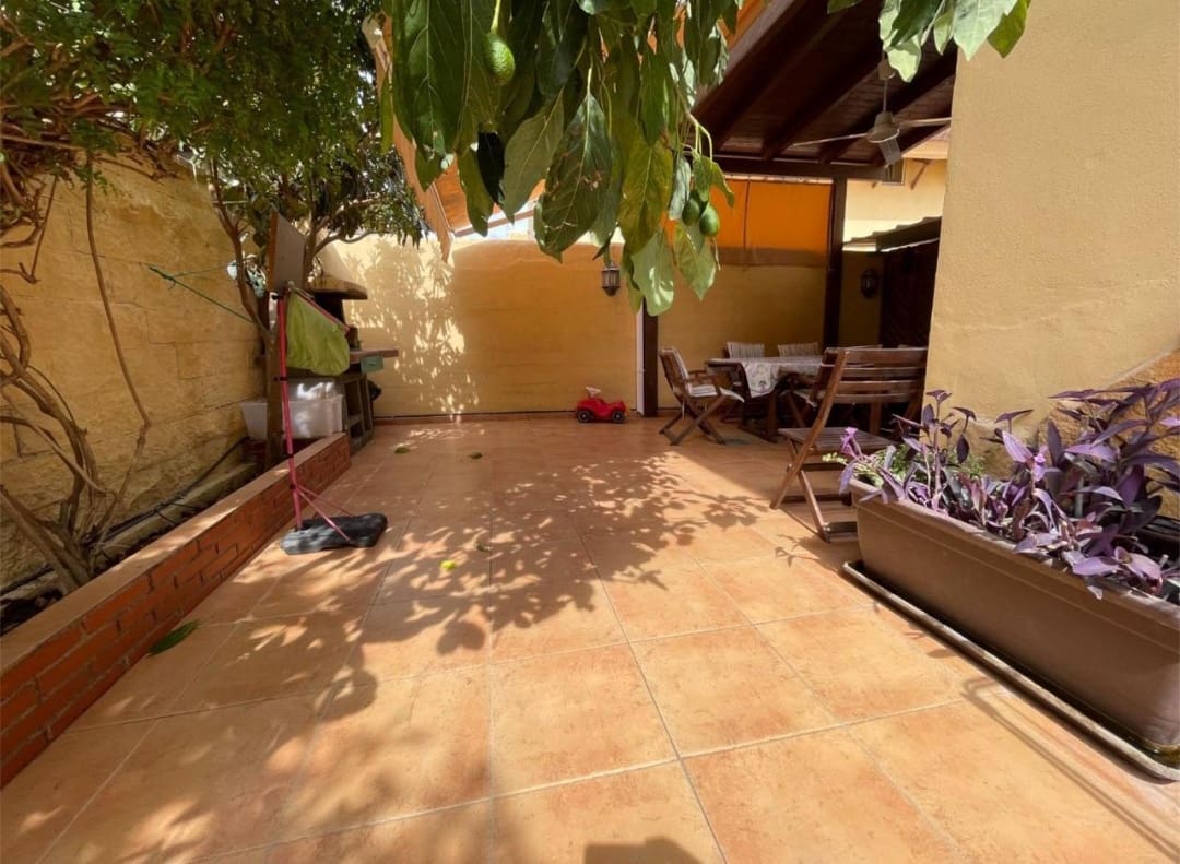 5 bedroom Semi-detached Villa for sale in Alhaurin de la Torre with pool - € 719,000 (Ref: 9436831)