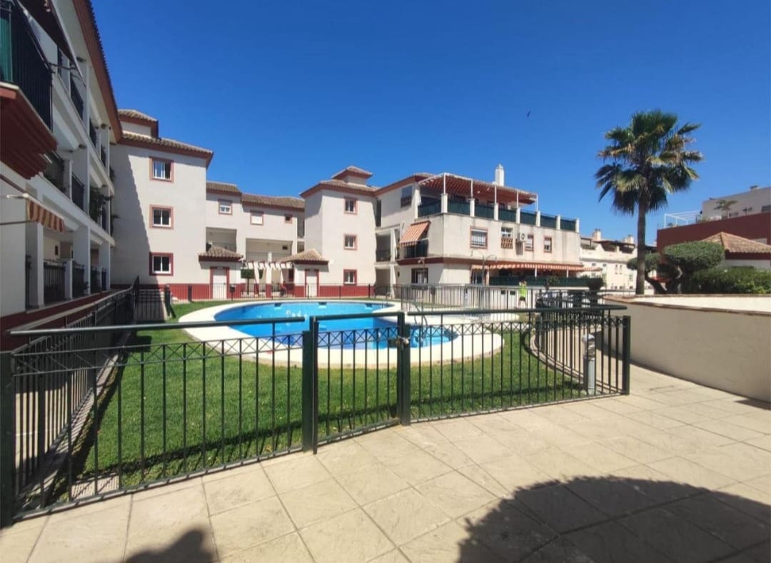 3 bedroom Flat for sale in Alhaurin de la Torre with pool garage - € 290,000 (Ref: 9436833)