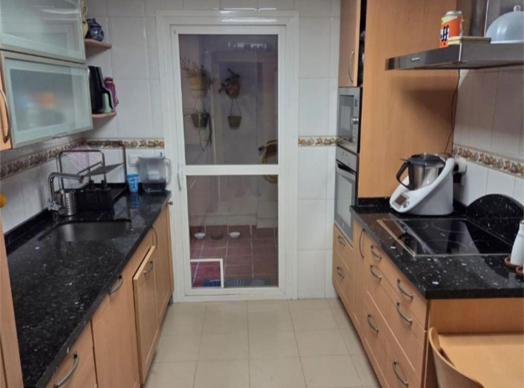 3 bedroom Flat for sale in Alhaurin de la Torre with pool garage - € 290,000 (Ref: 9436833)