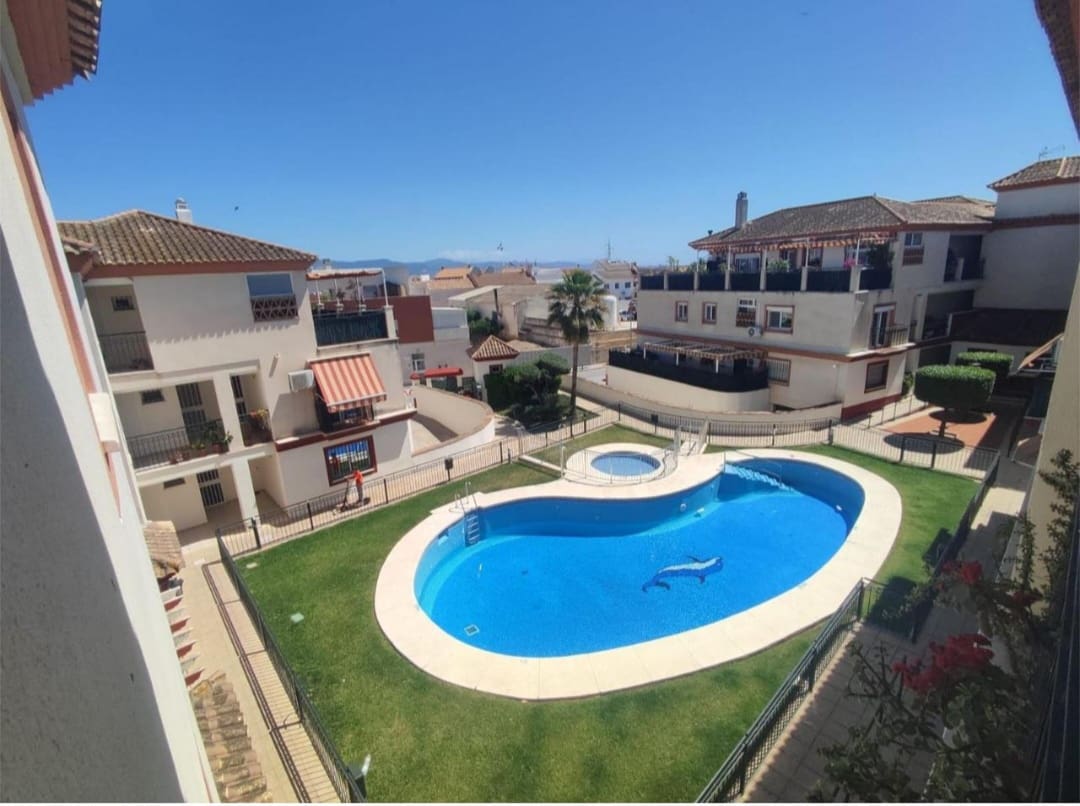 3 bedroom Flat for sale in Alhaurin de la Torre with pool garage - € 290,000 (Ref: 9436833)