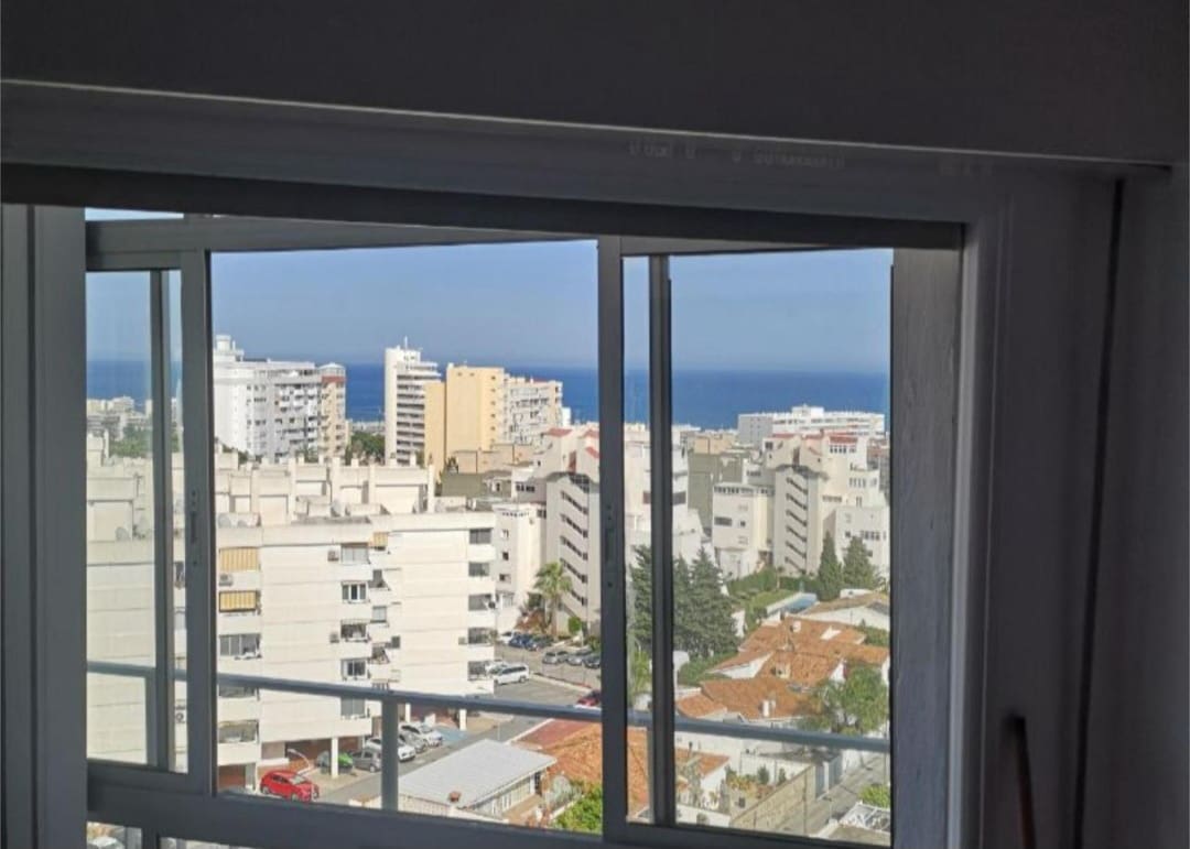 Yksiö myytävänä paikassa Benalmadena mukana uima-altaan 
autotalli - 180 000 € (Ref: 9436835)