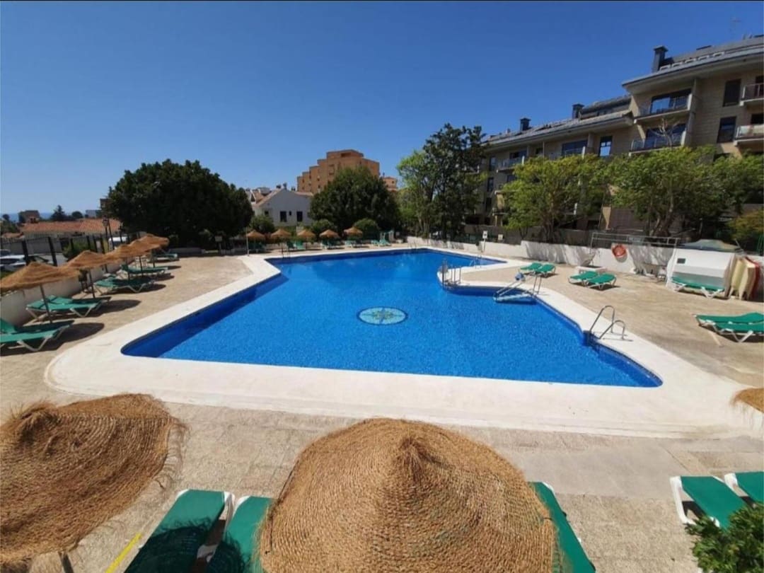 Yksiö myytävänä paikassa Benalmadena mukana uima-altaan 
autotalli - 180 000 € (Ref: 9436835)