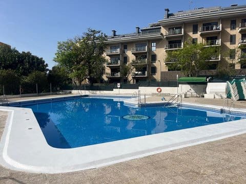 Yksiö myytävänä paikassa Benalmádena mukana uima-altaan 
autotalli - 180 000 € (Ref: 9436835)