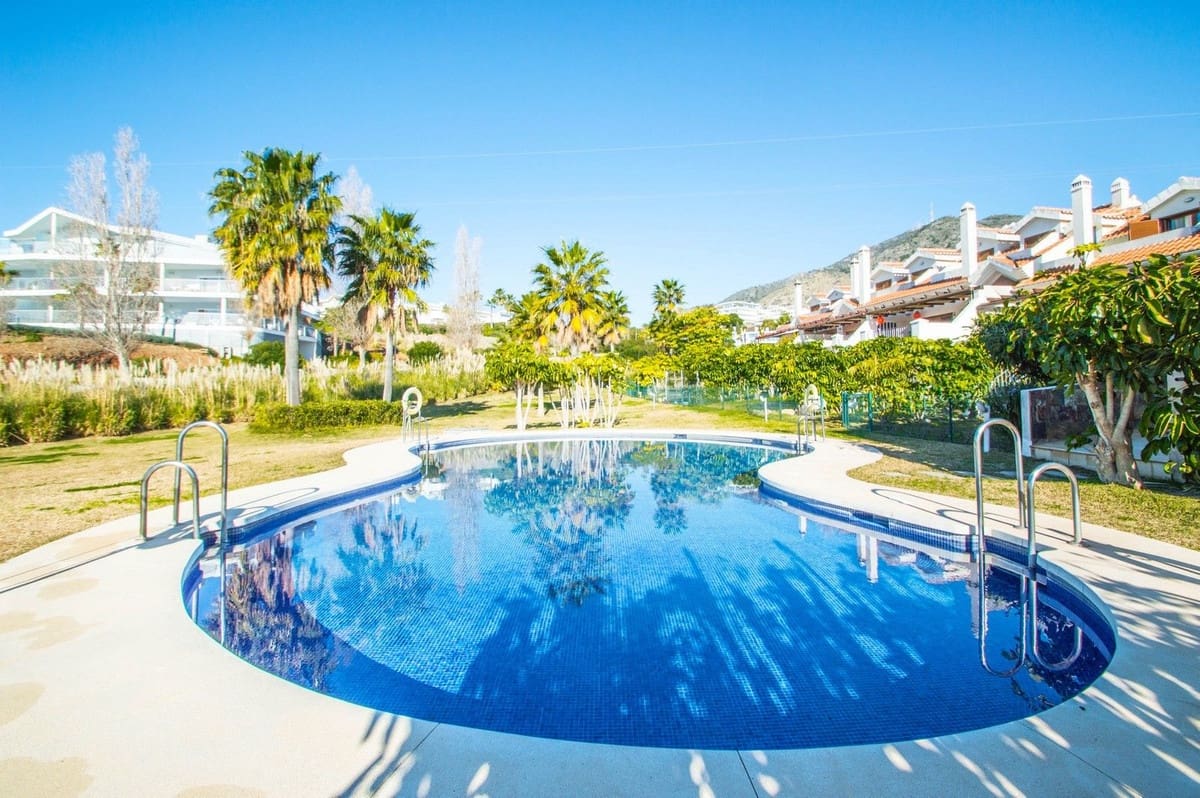 4 soveværelse Rækkehus til salg i Benalmadena med swimmingpool - € 719.975 (Ref: 9436837)