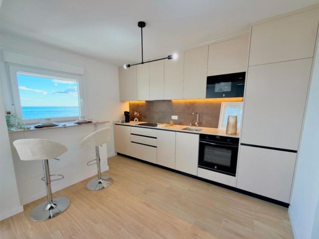 2 soverom Strandleiligheter til salgs i Torre del Mar med svømmebasseng - € 530 000 (Ref: 9448867)