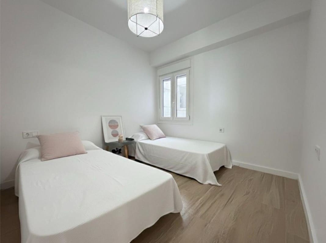 2 soverom Strandleiligheter til salgs i Torre del Mar med svømmebasseng - € 530 000 (Ref: 9448867)