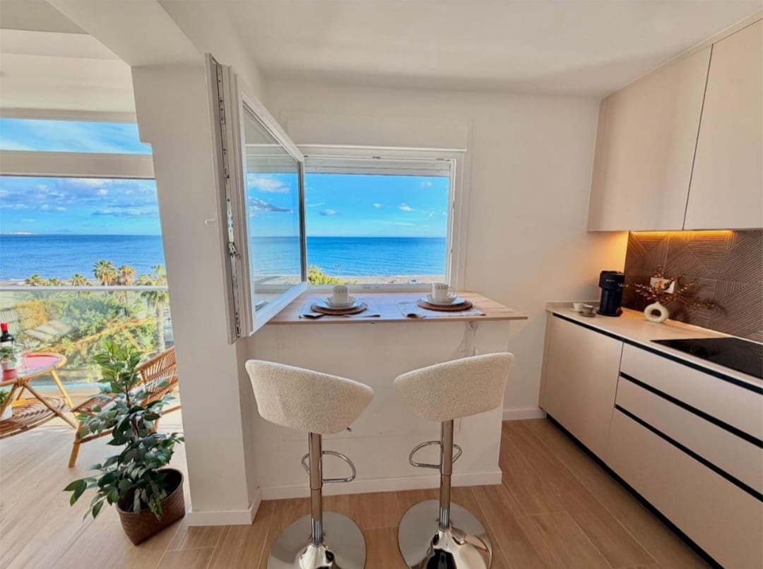 2 soverom Strandleiligheter til salgs i Torre del Mar med svømmebasseng - € 530 000 (Ref: 9448867)