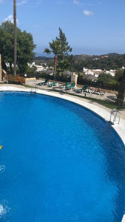 Apartamento Playa de 2 habitaciones en Ojen en venta con piscina garaje - 390.000 € (Ref: 9448868)