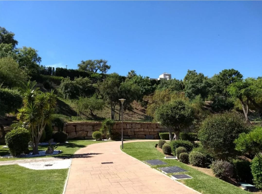 Apartamento Playa de 2 habitaciones en Ojen en venta con piscina garaje - 390.000 € (Ref: 9448868)