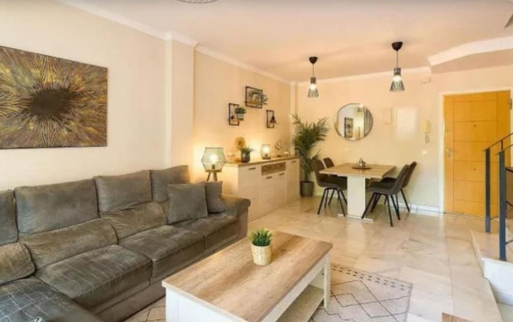 Adosado de 4 habitaciones en Benalmádena en venta con garaje - 427.000 € (Ref: 9468155)