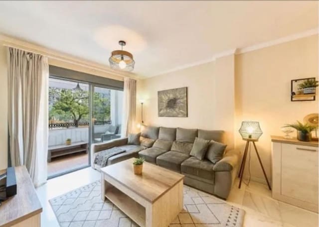 Adosado de 4 habitaciones en Benalmádena en venta con garaje - 427.000 € (Ref: 9468155)