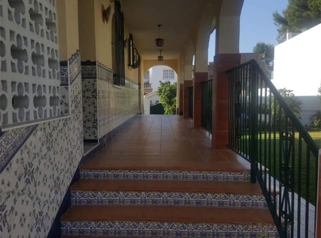 5 Zimmer Villa zu verkaufen in Mijas mit Pool - 700.000 € (Ref: 9488191)