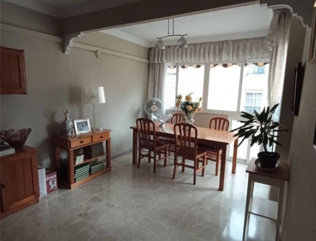 Piso de 2 habitaciones en Rincón de la Victoria en venta con piscina - 297.670 € (Ref: 9488192)