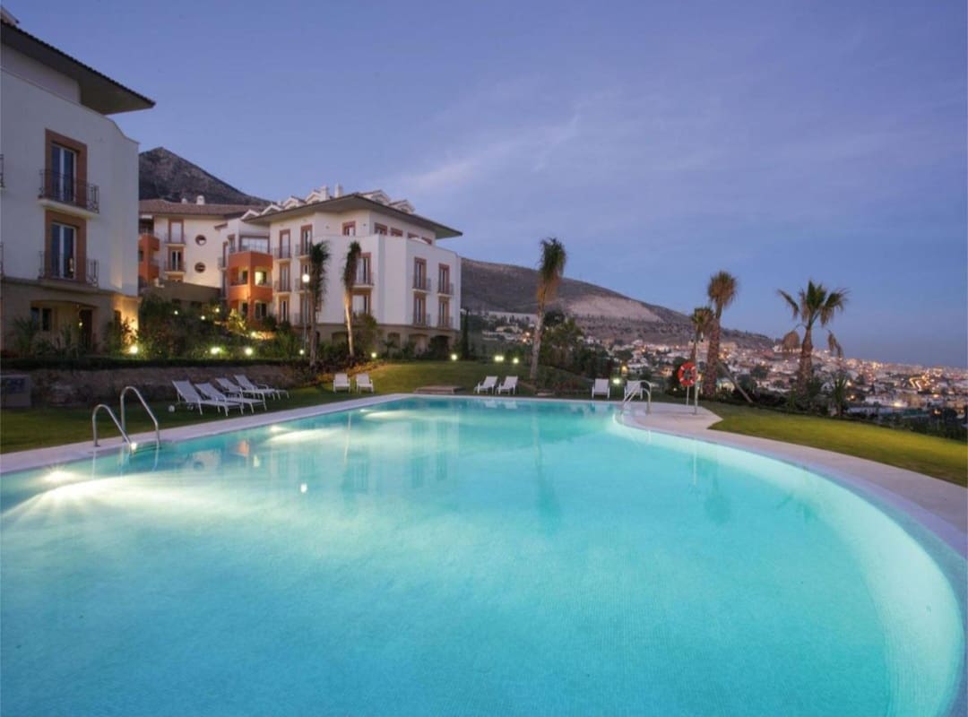 Apartamento Playa de 1 habitación en Benalmádena en venta con piscina garaje - 324.450 € (Ref: 9488195)