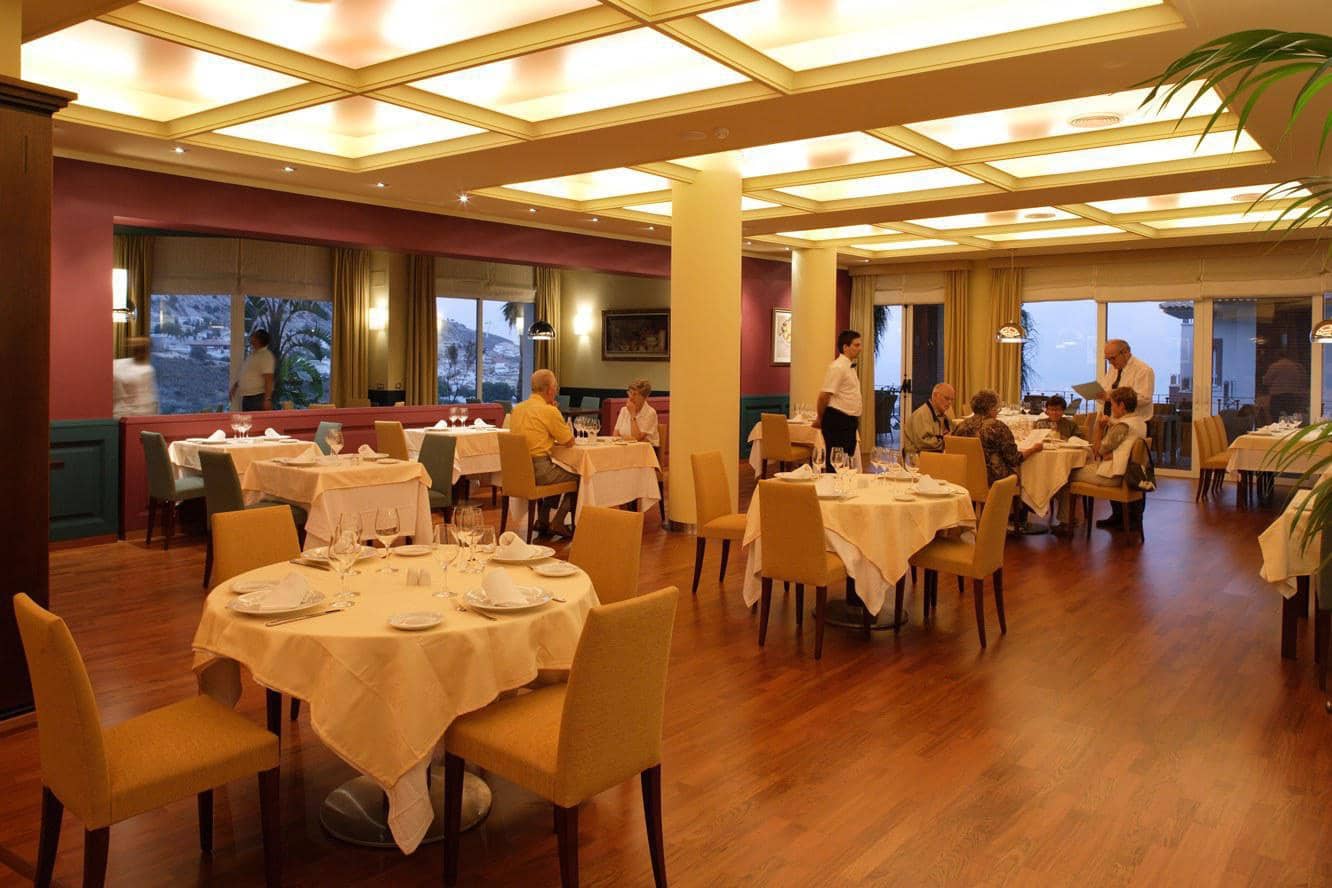 Apartamento Playa de 1 habitación en Benalmádena en venta con piscina garaje - 324.450 € (Ref: 9488195)