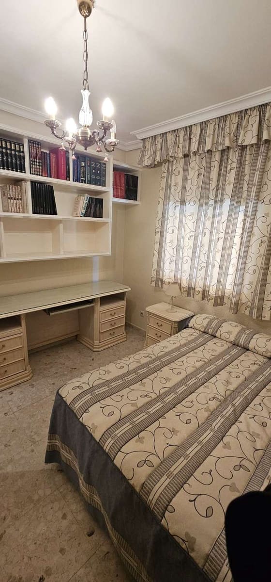 4 sovrum Takvåning att hyra i Malaga stad med garage - 1 500 € (Ref: 9491104)