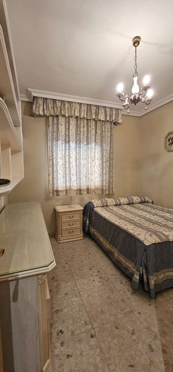 4 sovrum Takvåning att hyra i Malaga stad med garage - 1 500 € (Ref: 9491104)