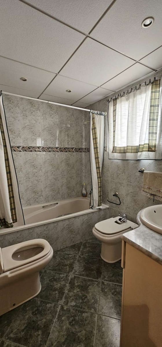 4 sovrum Takvåning att hyra i Malaga stad med garage - 1 500 € (Ref: 9491104)