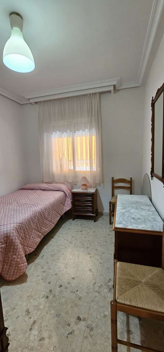 4 sovrum Takvåning att hyra i Malaga stad med garage - 1 500 € (Ref: 9491104)