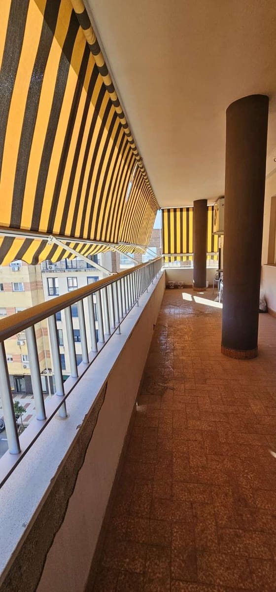 4 sovrum Takvåning att hyra i Malaga stad med garage - 1 500 € (Ref: 9491104)