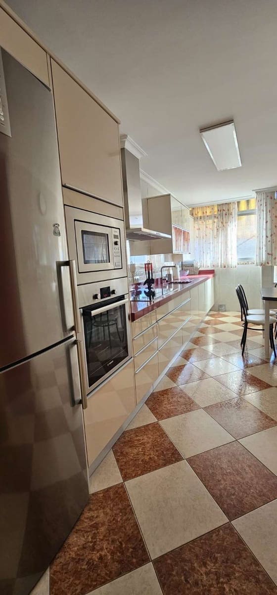 4 sovrum Takvåning att hyra i Malaga stad med garage - 1 500 € (Ref: 9491104)