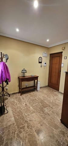 Ático de 4 habitaciones en Málaga ciudad en alquiler con garaje - 1.500 € (Ref: 9491104)