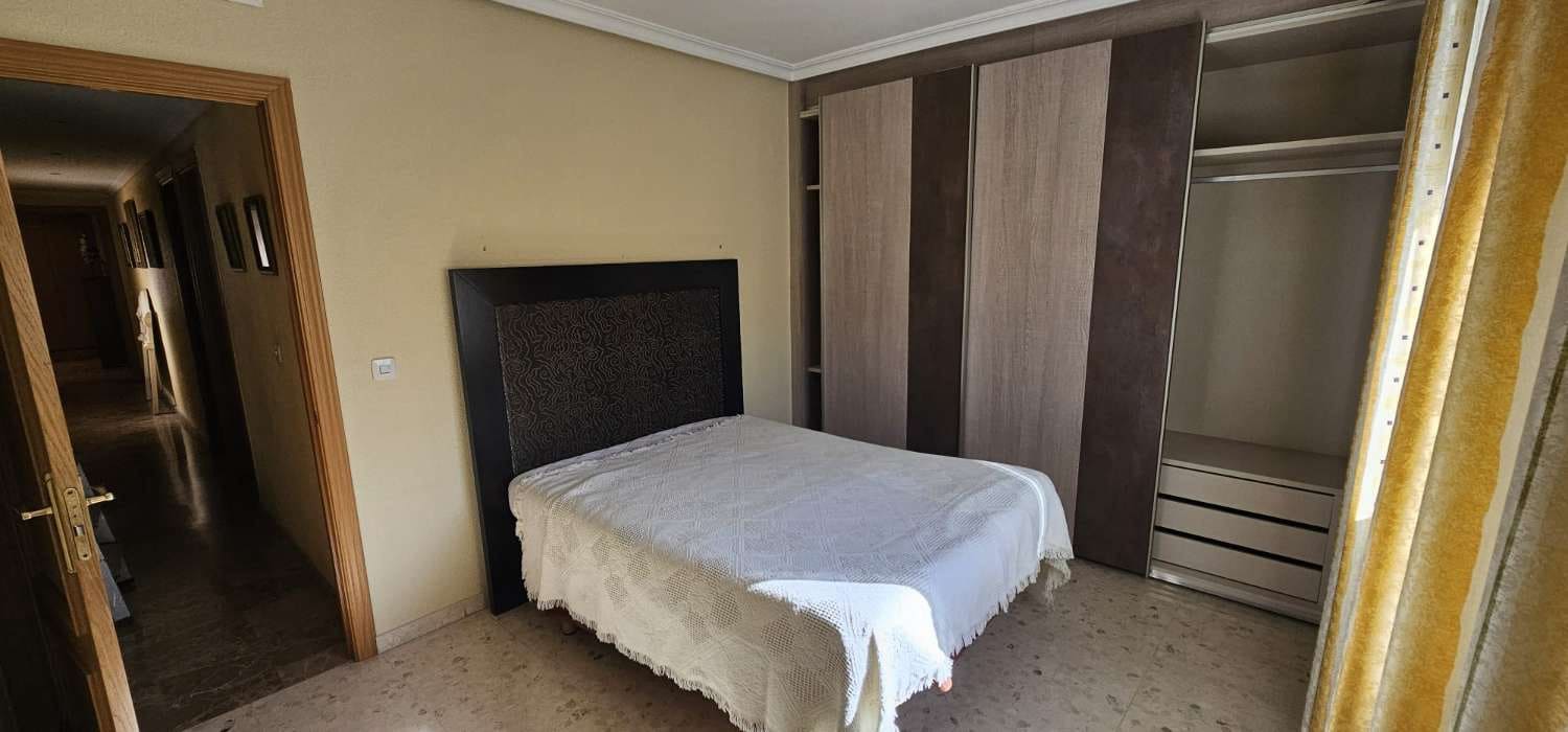 4 sovrum Takvåning att hyra i Malaga stad med garage - 1 500 € (Ref: 9491104)