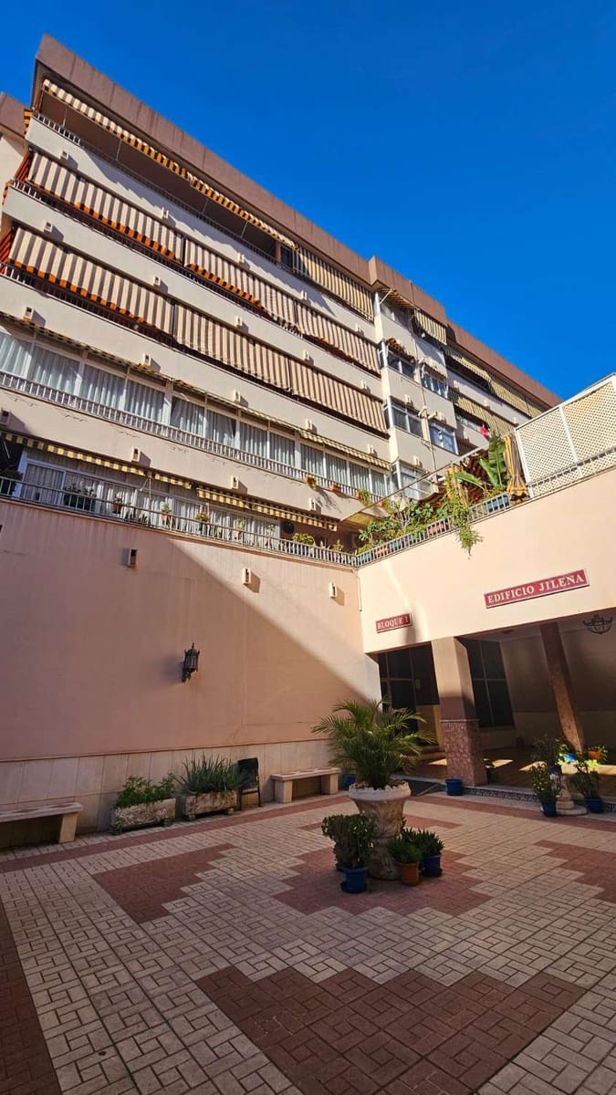 4 sovrum Takvåning att hyra i Malaga stad med garage - 1 500 € (Ref: 9491104)