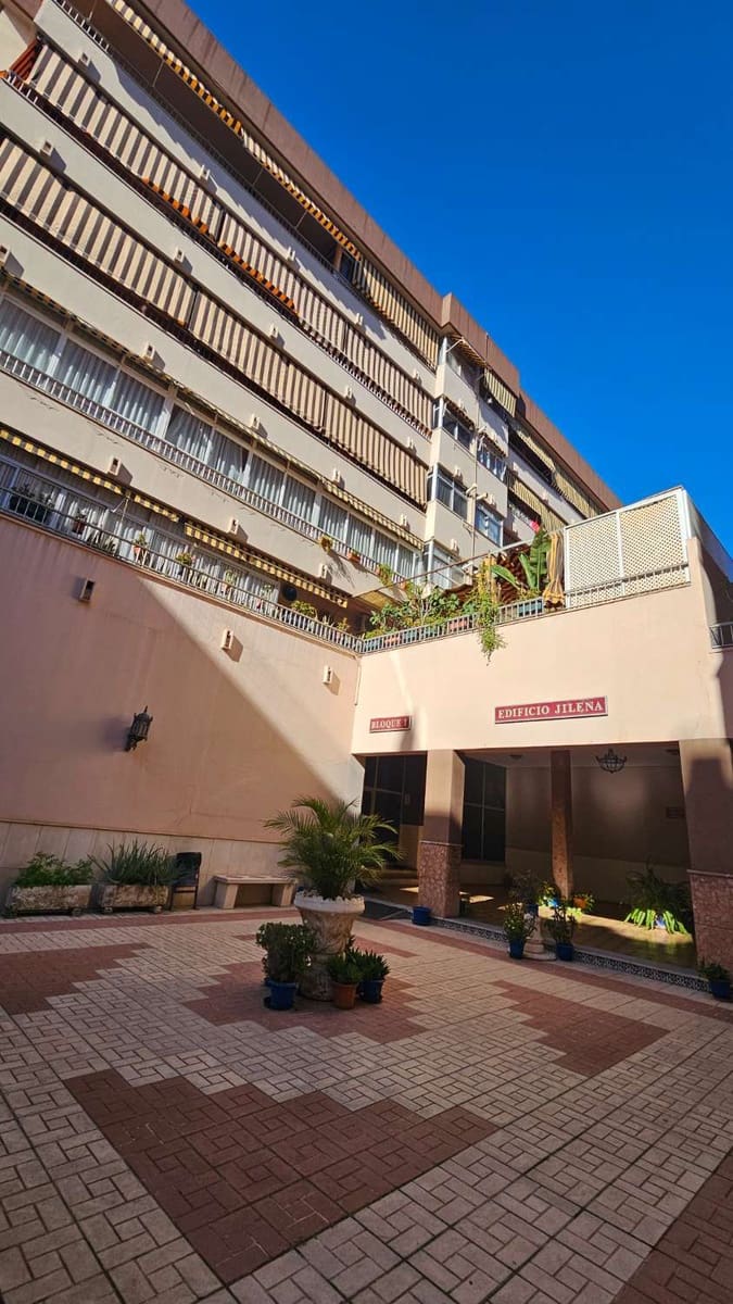 4 sovrum Takvåning att hyra i Malaga stad med garage - 1 500 € (Ref: 9491104)