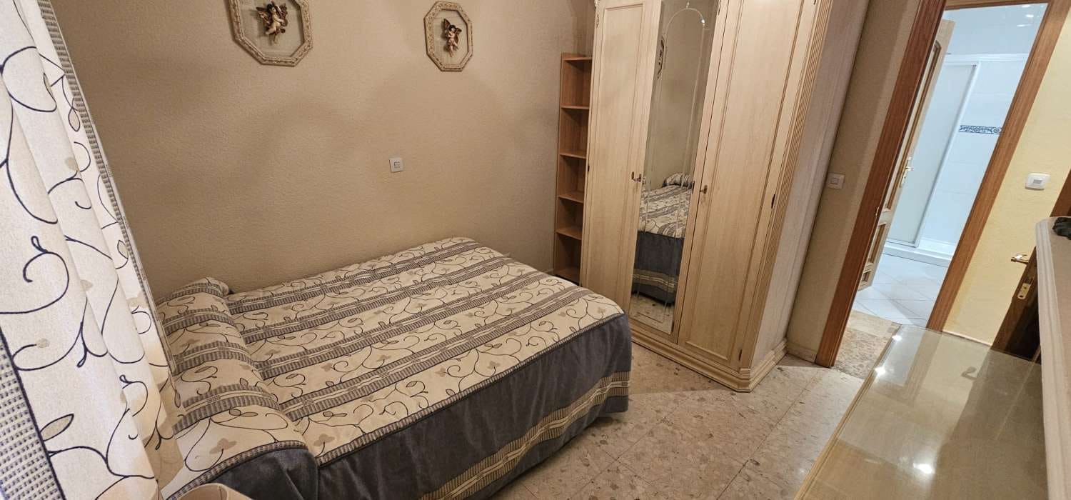 4 sovrum Takvåning att hyra i Malaga stad med garage - 1 500 € (Ref: 9491104)