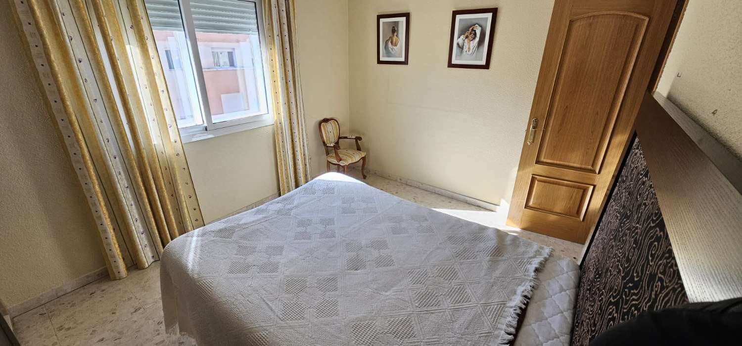 4 sovrum Takvåning att hyra i Malaga stad med garage - 1 500 € (Ref: 9491104)