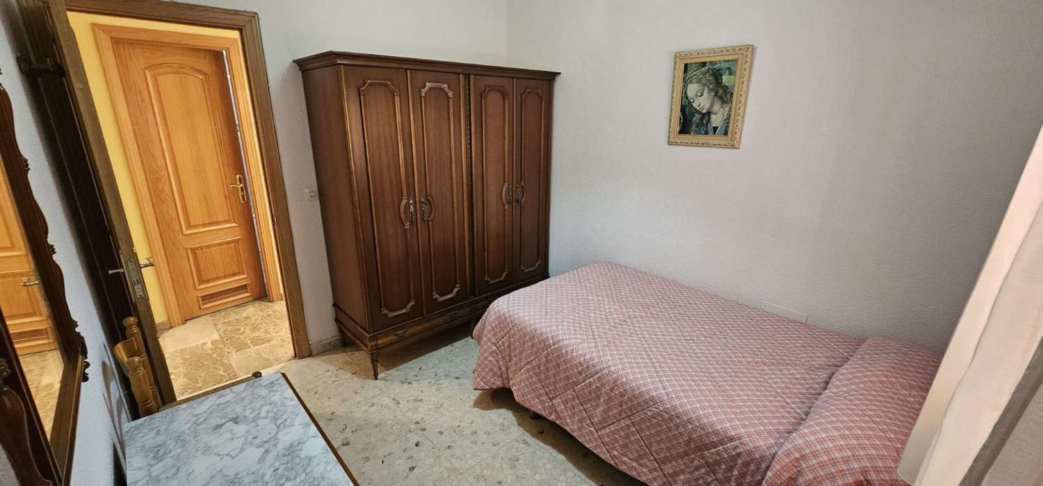 4 sovrum Takvåning att hyra i Malaga stad med garage - 1 500 € (Ref: 9491104)