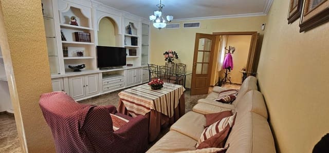 Ático de 4 habitaciones en Málaga ciudad en alquiler con garaje - 1.500 € (Ref: 9491104)