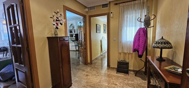 Ático de 4 habitaciones en Málaga ciudad en alquiler con garaje - 1.500 € (Ref: 9491104)
