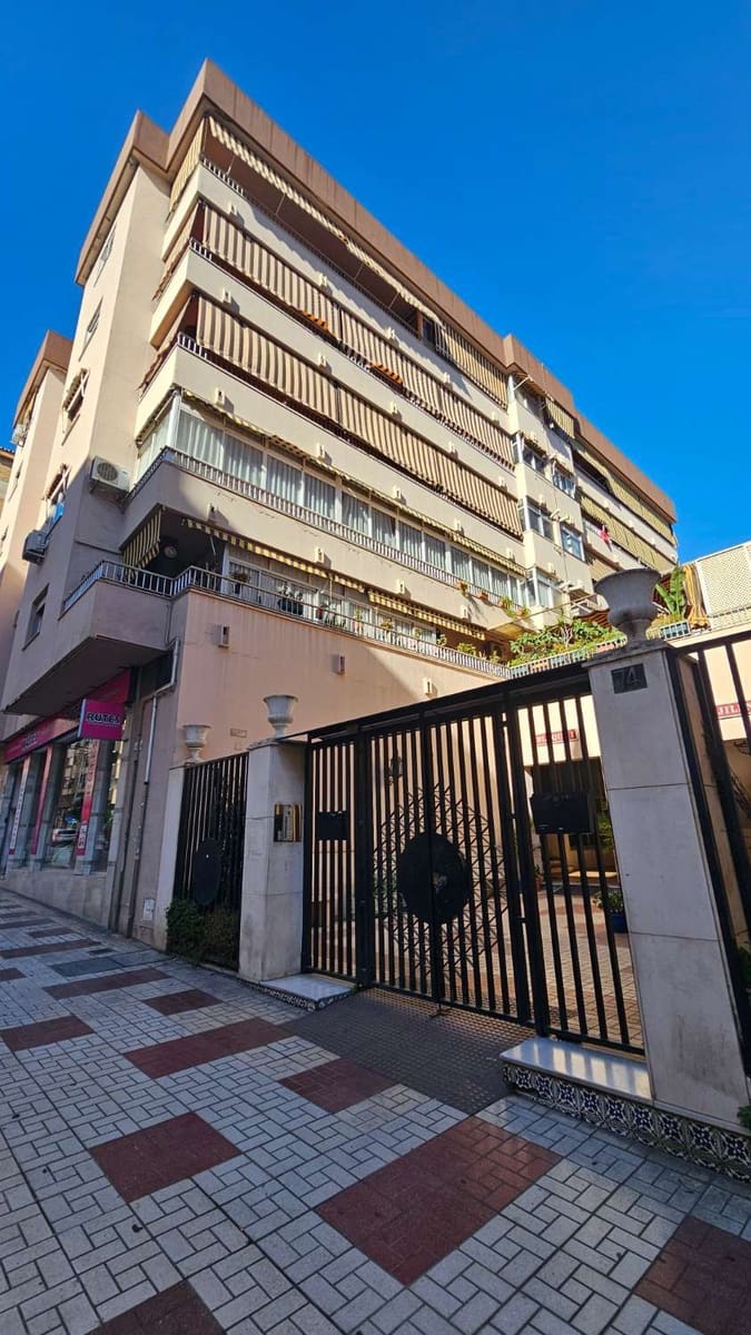 4 sovrum Takvåning att hyra i Malaga stad med garage - 1 500 € (Ref: 9491104)