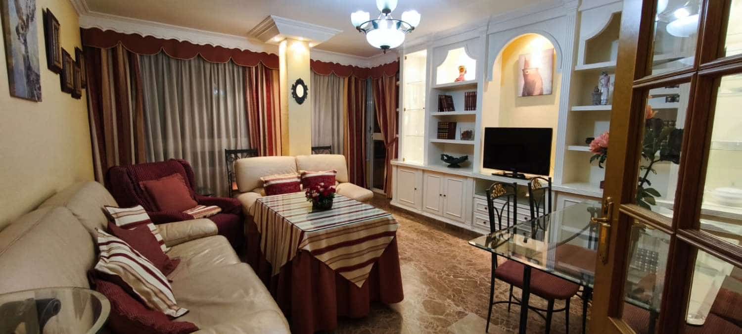 4 Zimmer Penthouse zu vermieten in Malaga Stadt mit Garage - 1.500 € (Ref: 9491104)