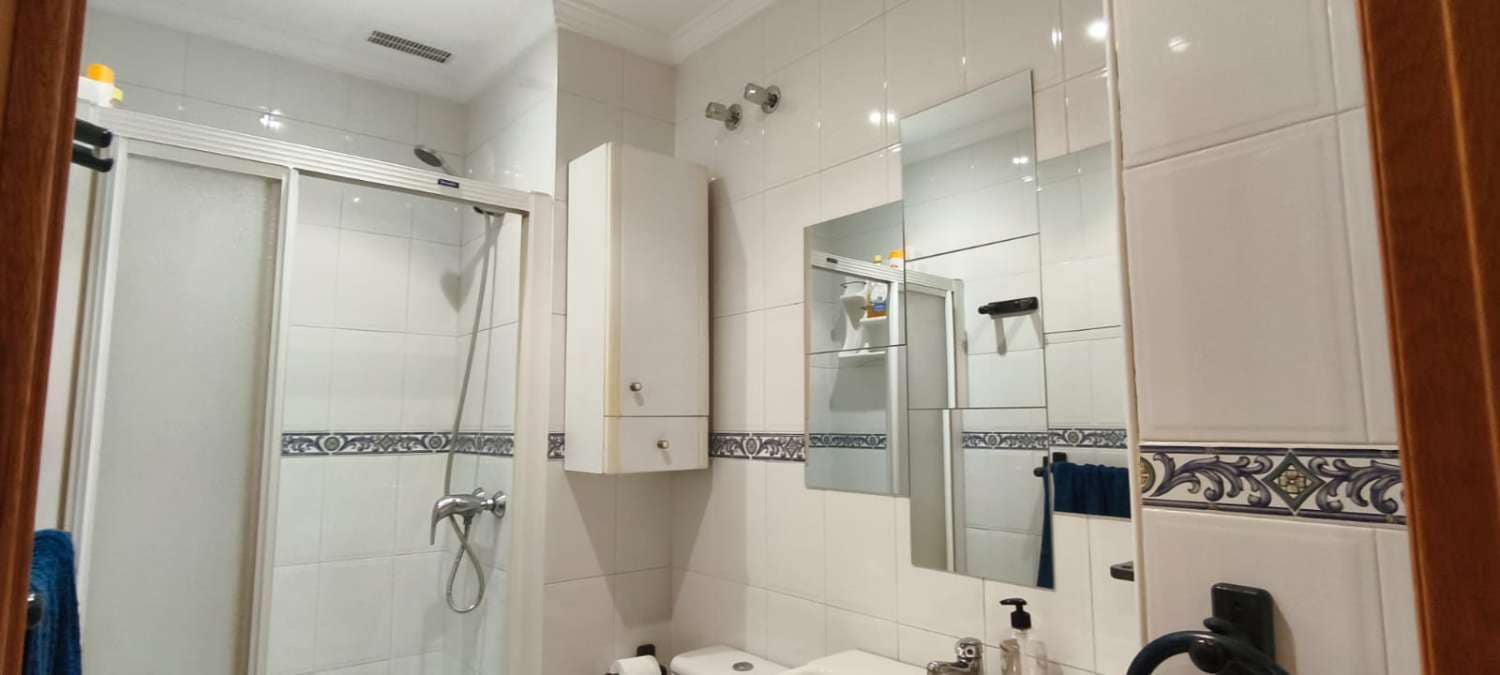 4 Zimmer Penthouse zu vermieten in Malaga Stadt mit Garage - 1.500 € (Ref: 9491104)