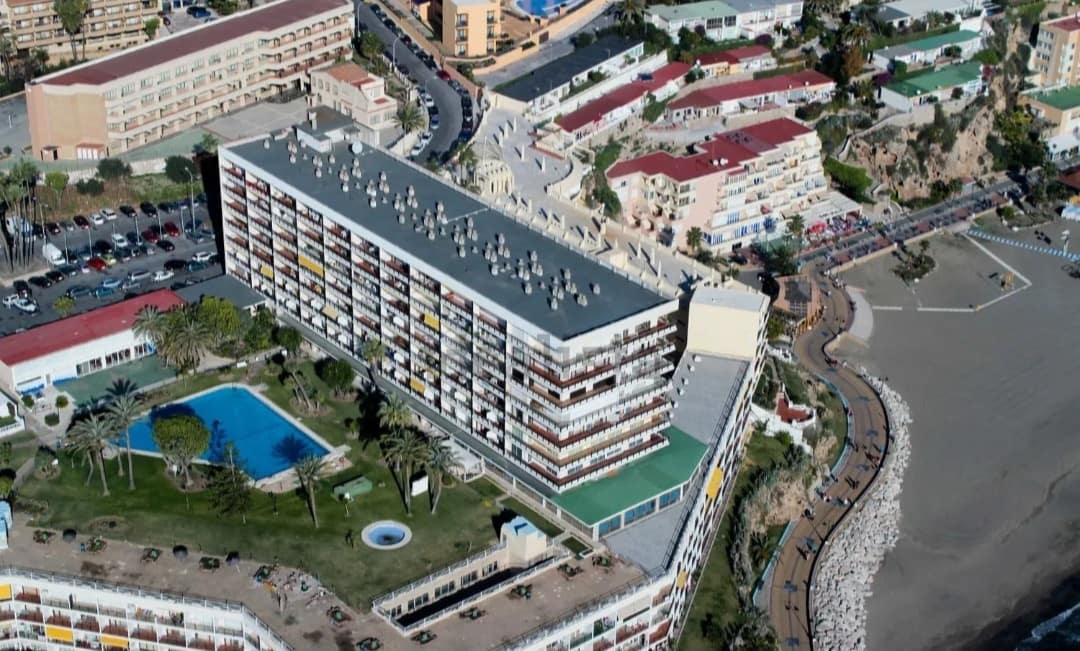 Studio for sale in Torremolinos with pool garage - € 412,000 (Ref: 9503885)