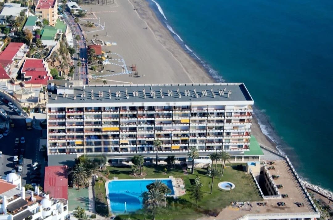 Studio for sale in Torremolinos with pool garage - € 412,000 (Ref: 9503885)