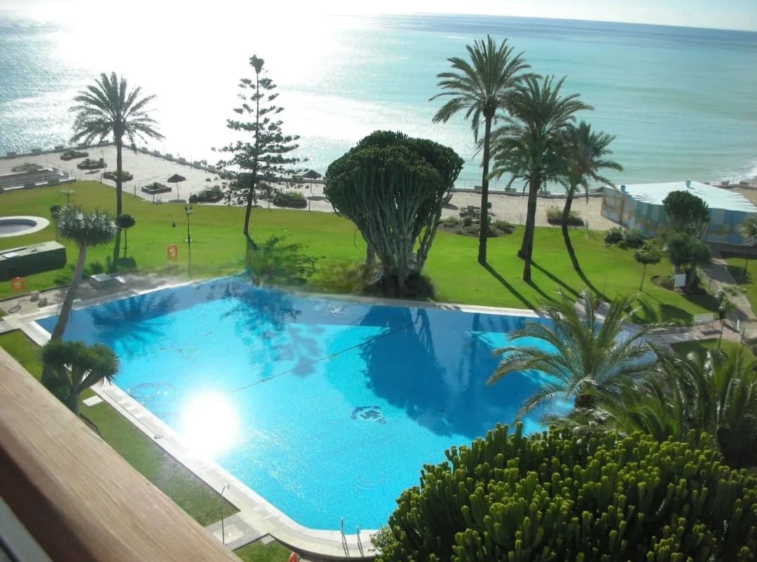 Studio for sale in Torremolinos with pool garage - € 412,000 (Ref: 9503885)