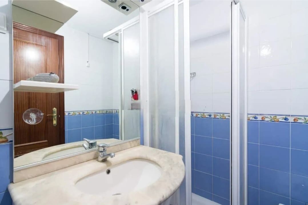 2 makuuhuone Ranta-asunto myytävänä paikassa Torremolinos mukana uima-altaan 
autotalli - 566 500 € (Ref: 9503886)