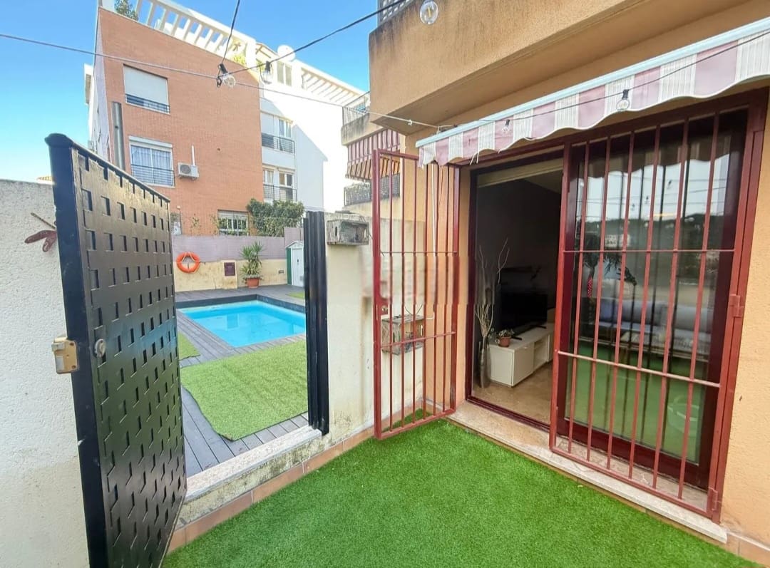 Piso de 2 habitaciones en Torremolinos en venta con piscina - 406.000 € (Ref: 9508604)