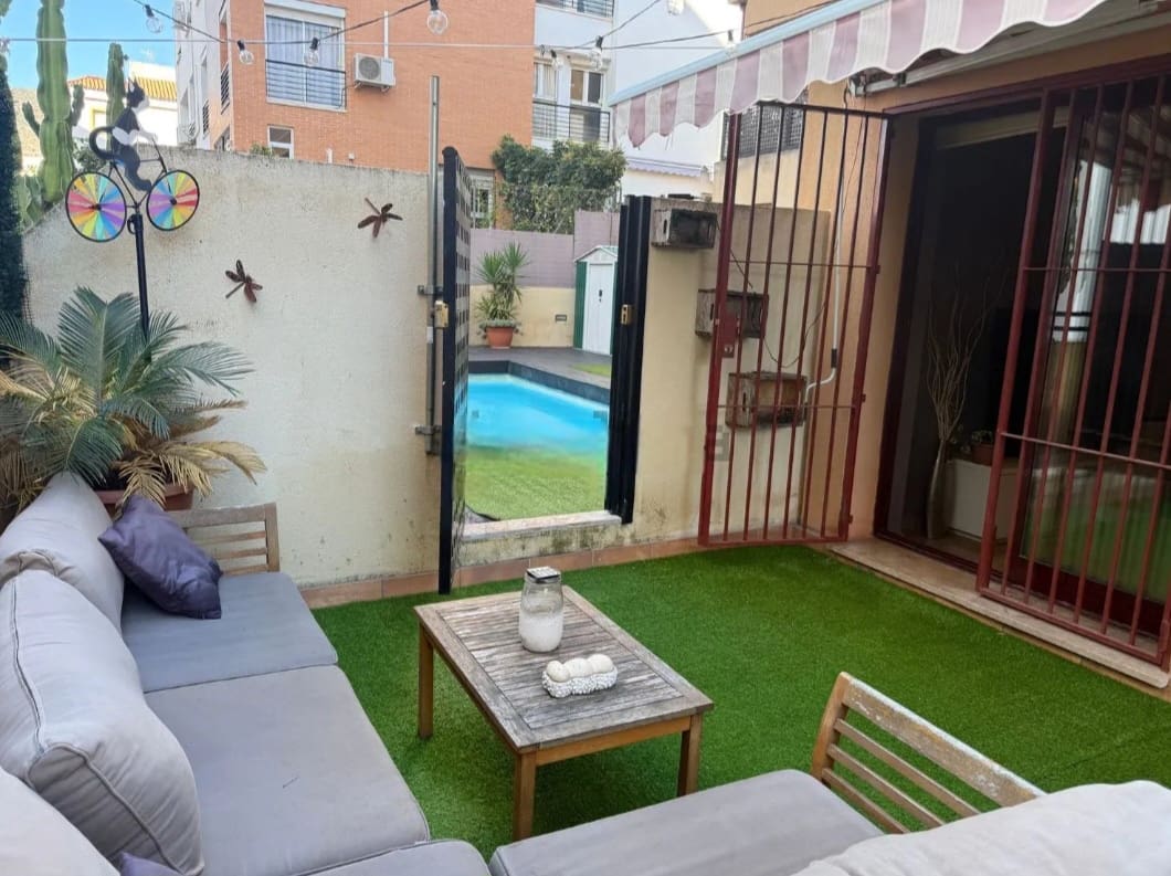 Piso de 2 habitaciones en Torremolinos en venta con piscina - 406.000 € (Ref: 9508604)